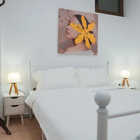 Apartment Square Aridaia