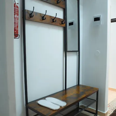 Square Apartment Aridaia