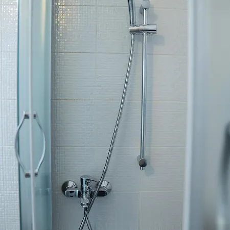 Square Apartment Aridaia